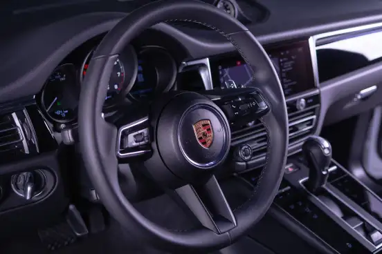 PORSCHE-MACAN-2025