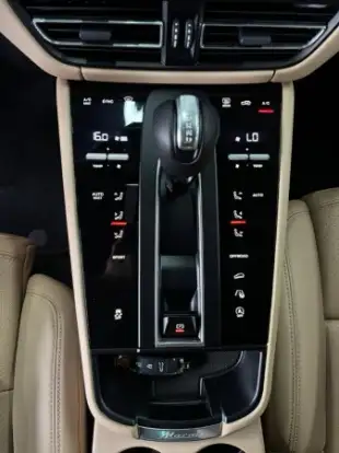 PORSCHE-MACAN-2025