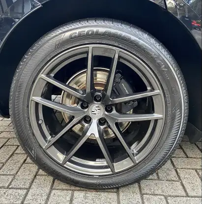 PORSCHE-MACAN-2023