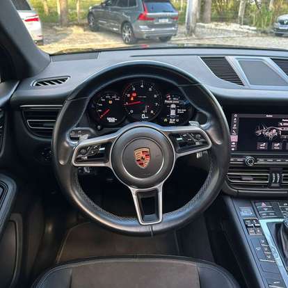 PORSCHE-MACAN-2019