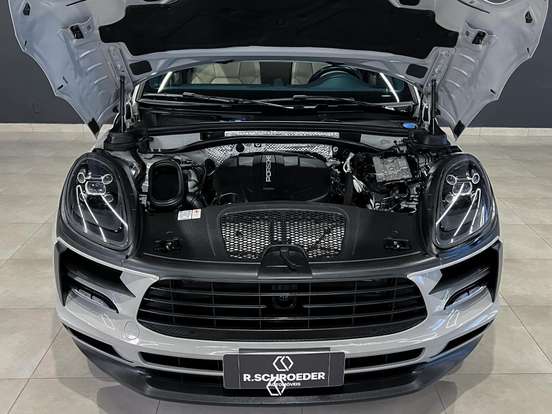 PORSCHE-MACAN-2021