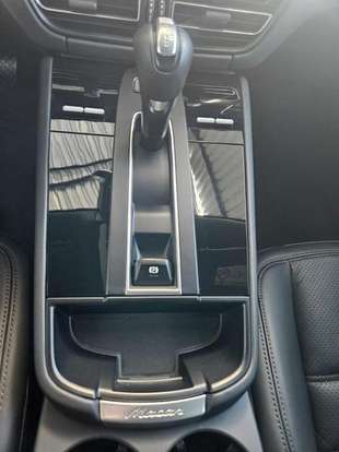 PORSCHE-MACAN-2023