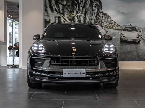 PORSCHE-MACAN-2025