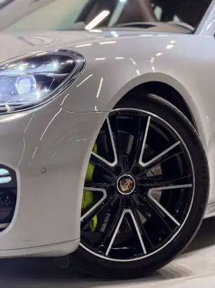 PORSCHE-PANAMERA-2023