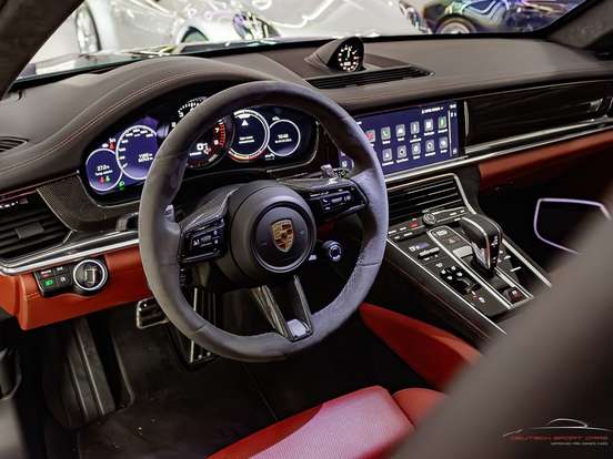 PORSCHE-PANAMERA-2022