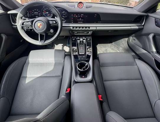 PORSCHE-911-2023