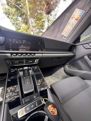 PORSCHE-911-2023