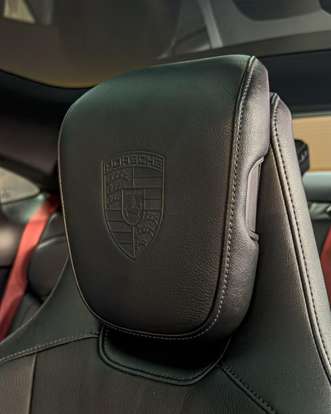 PORSCHE-TAYCAN-2020