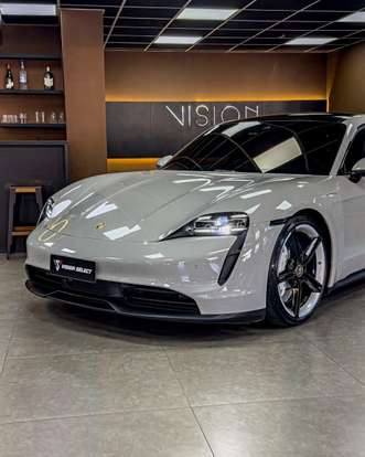PORSCHE-TAYCAN-2020