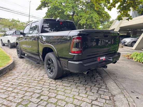 RAM-1500-5.7 V8 GASOLINA REBEL CD 4X4 AUTOMÁTICO RAM-1500-2020