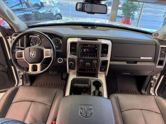 RAM-CLASSIC-5.7 V8 GASOLINA LARAMIE CD 4X4 AUTOMÁTICO RAM-CLASSIC-2023