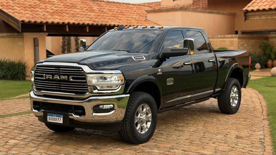 RAM 2500 6.7 I6 TURBO DIESEL LARAMIE QUARTO DE MILHA CD 4X4 AUTOMÁTICO
