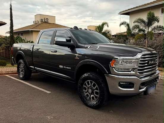 RAM-3500-6.7 I6 TURBO DIESEL LIMITED LONGHORN CD 4X4 AUTOMÁTICO RAM-3500-2023