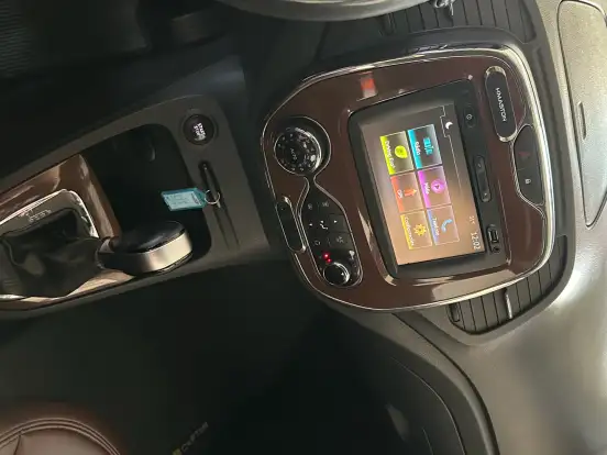 RENAULT-CAPTUR-2.0 16V HI-FLEX INTENSE AUTOMÁTICO RENAULT-CAPTUR-2017