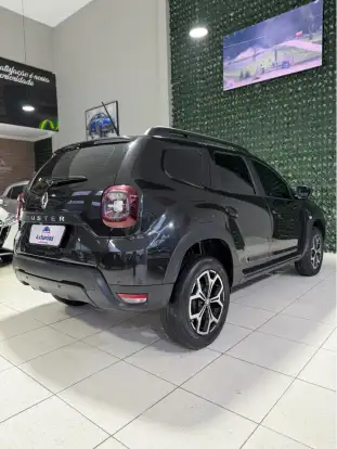 RENAULT-DUSTER-2022