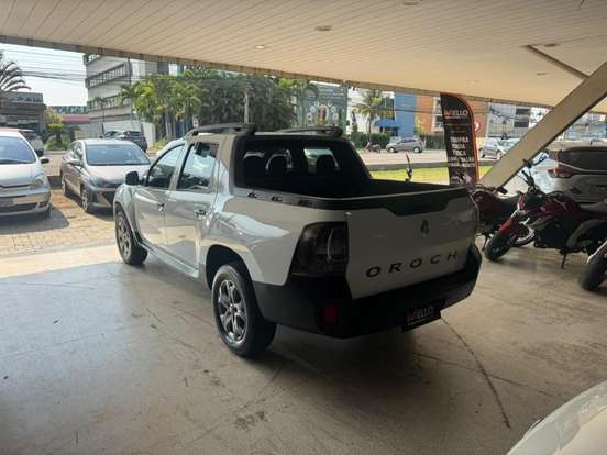 RENAULT-DUSTER-2023
