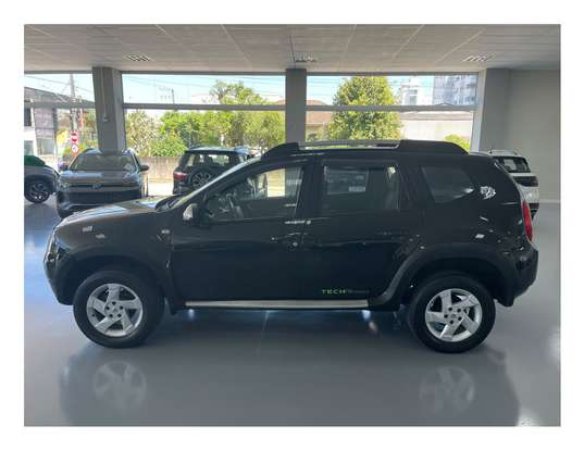 RENAULT-DUSTER-2012
