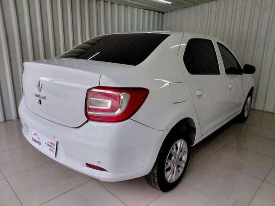 RENAULT-LOGAN-2023