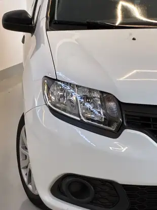 RENAULT-SANDERO-2019