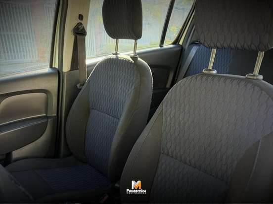 RENAULT-SANDERO-2015