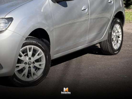 RENAULT-SANDERO-2015