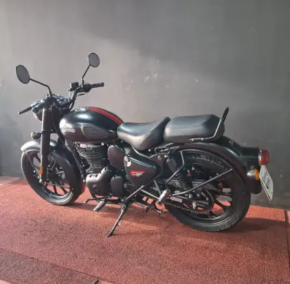 ROYAL ENFIELD-CLASSIC 350-2024