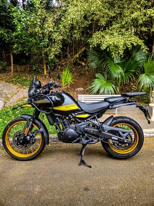 ROYAL ENFIELD HIMALAYAN 450 HANLE BLACK 