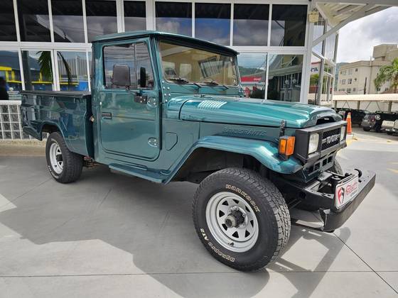 Toyota Bandeirante 4.0 OJ50LV-B 4X4 Chassi Longo Diesel 2P Manual