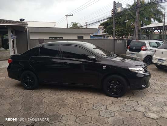 TOYOTA-COROLLA-2011