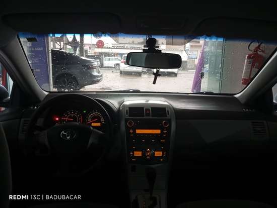 TOYOTA-COROLLA-2011