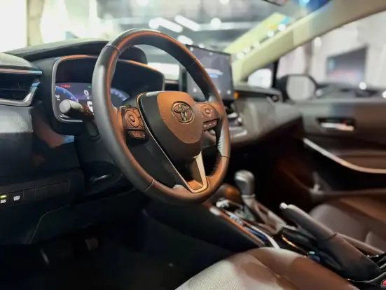 TOYOTA-COROLLA-2025