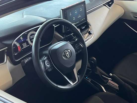 TOYOTA-COROLLA-2024