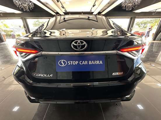 TOYOTA-COROLLA-2025