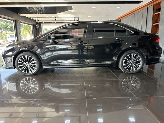 TOYOTA-COROLLA-2025