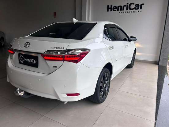 TOYOTA-COROLLA-2018