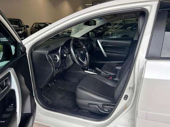 TOYOTA-COROLLA-2018