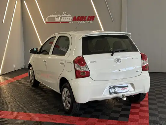 TOYOTA-ETIOS-1.3 X 16V FLEX 4P MANUAL TOYOTA-ETIOS-2015