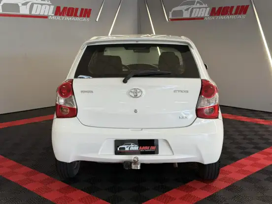 TOYOTA-ETIOS-1.3 X 16V FLEX 4P MANUAL TOYOTA-ETIOS-2015