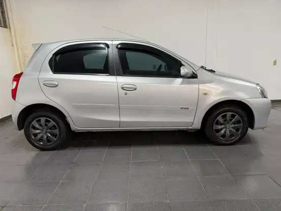 TOYOTA-ETIOS-2013