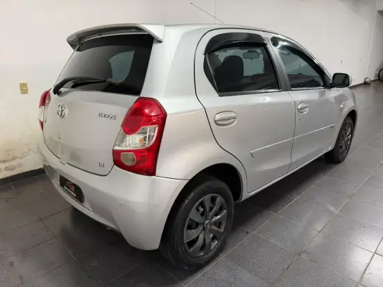 TOYOTA-ETIOS-1.3 X 16V FLEX 4P MANUAL TOYOTA-ETIOS-2013