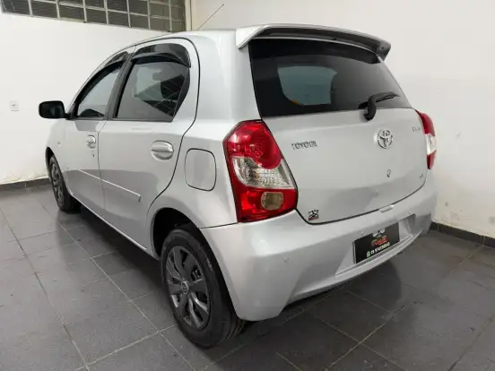 TOYOTA-ETIOS-1.3 X 16V FLEX 4P MANUAL TOYOTA-ETIOS-2013