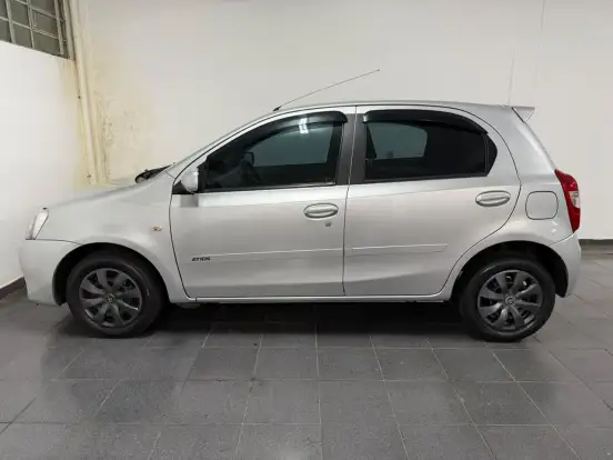 TOYOTA-ETIOS-2013