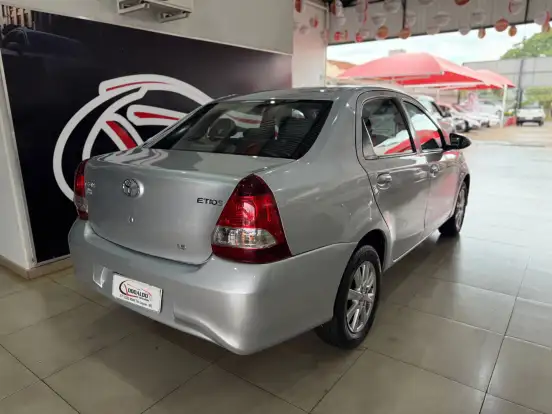 TOYOTA-ETIOS-2019