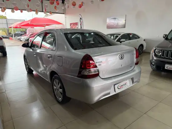 TOYOTA-ETIOS-2019