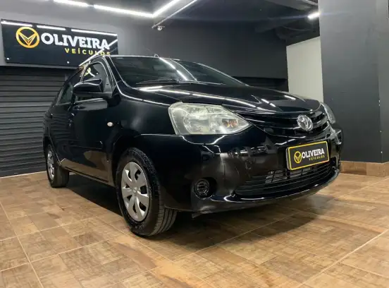 TOYOTA-ETIOS-2015
