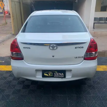 TOYOTA-ETIOS-1.5 XLS 16V FLEX 4P AUTOMÁTICO TOYOTA-ETIOS-2016