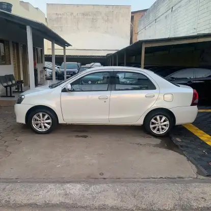 TOYOTA-ETIOS-2016