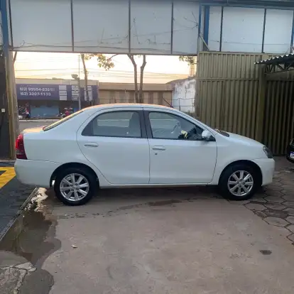 TOYOTA-ETIOS-2016