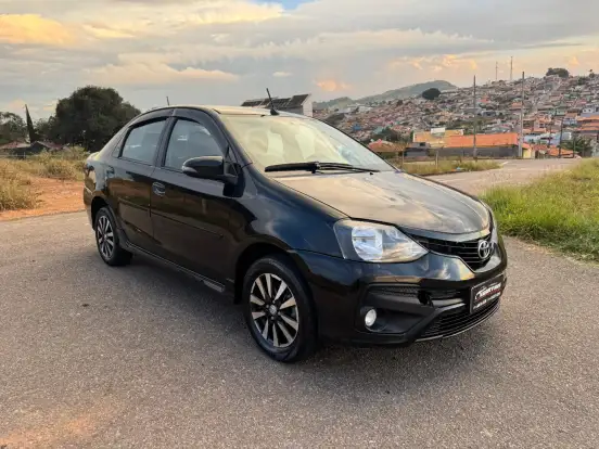 TOYOTA-ETIOS-2019