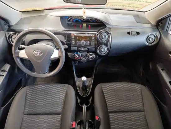 TOYOTA-ETIOS-2013